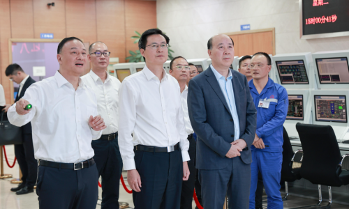 嘉兴市委书记陈伟莅临尊龙凯时嘉兴石化调研