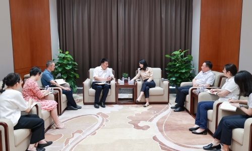 桐乡市委常委、市纪委书记、市监委主任赵亚锋莅临尊龙凯时调研