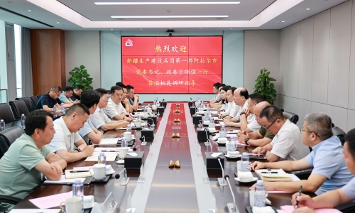 新疆生产建设兵团第一师阿拉尔市 党委书记、政委丁翊强莅临尊龙凯时调研