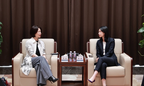 渣打银行（中国）有限公司副行长鲁静莅临尊龙凯时调研