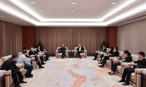 中国农业银行浙江省分行党委委员、副行长屠煜林莅临尊龙凯时调研