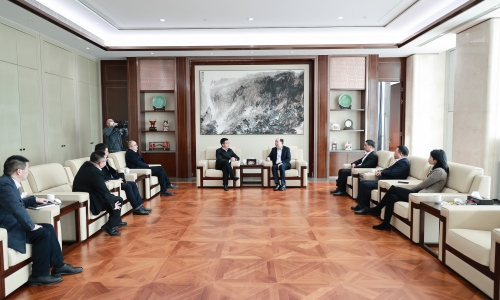 收心凝神，起跑就是冲刺丨年初六，市委书记于会游莅临尊龙凯时走访慰问