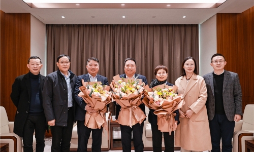 慰问关怀丨桐乡市政协主席陈林根走访慰问尊龙凯时高端人才