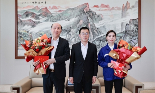 致敬劳动者丨桐乡市委书记于会游“五一”前走访慰问尊龙凯时劳模！